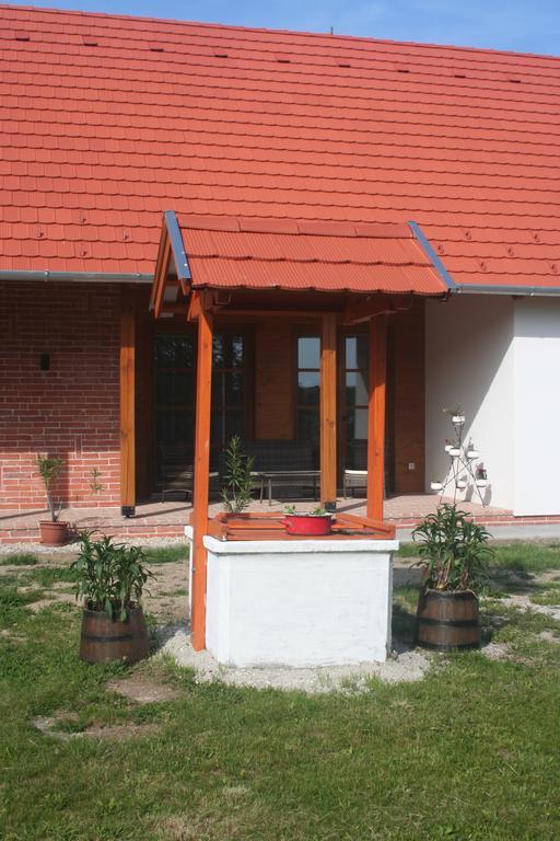 Malomko Apartman Zsira Exteriér fotografie