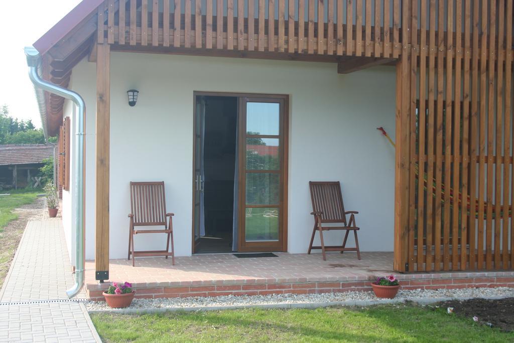 Malomko Apartman Zsira Exteriér fotografie